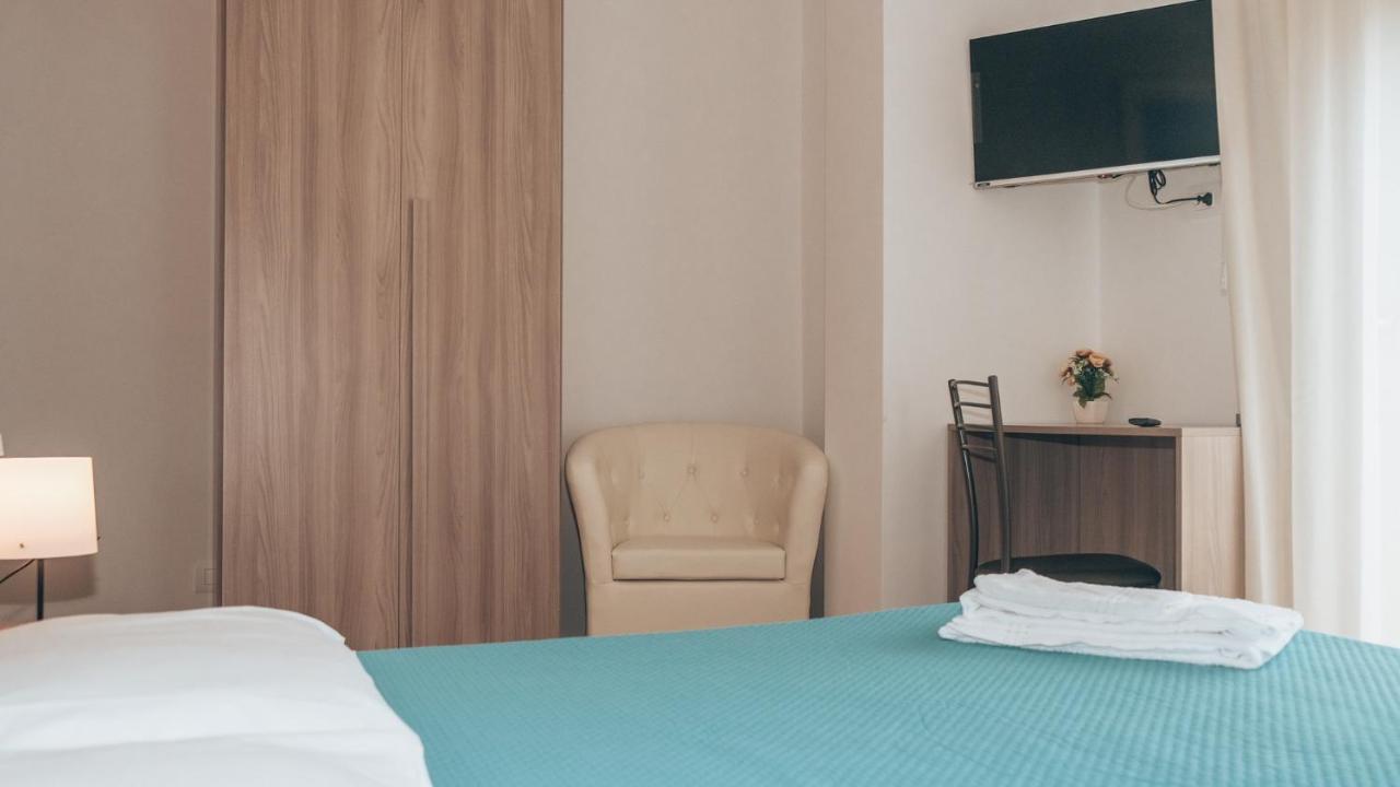 Guesthouse Aschenez เรจโจ ดี คาลาเบีย ภายนอก รูปภาพ